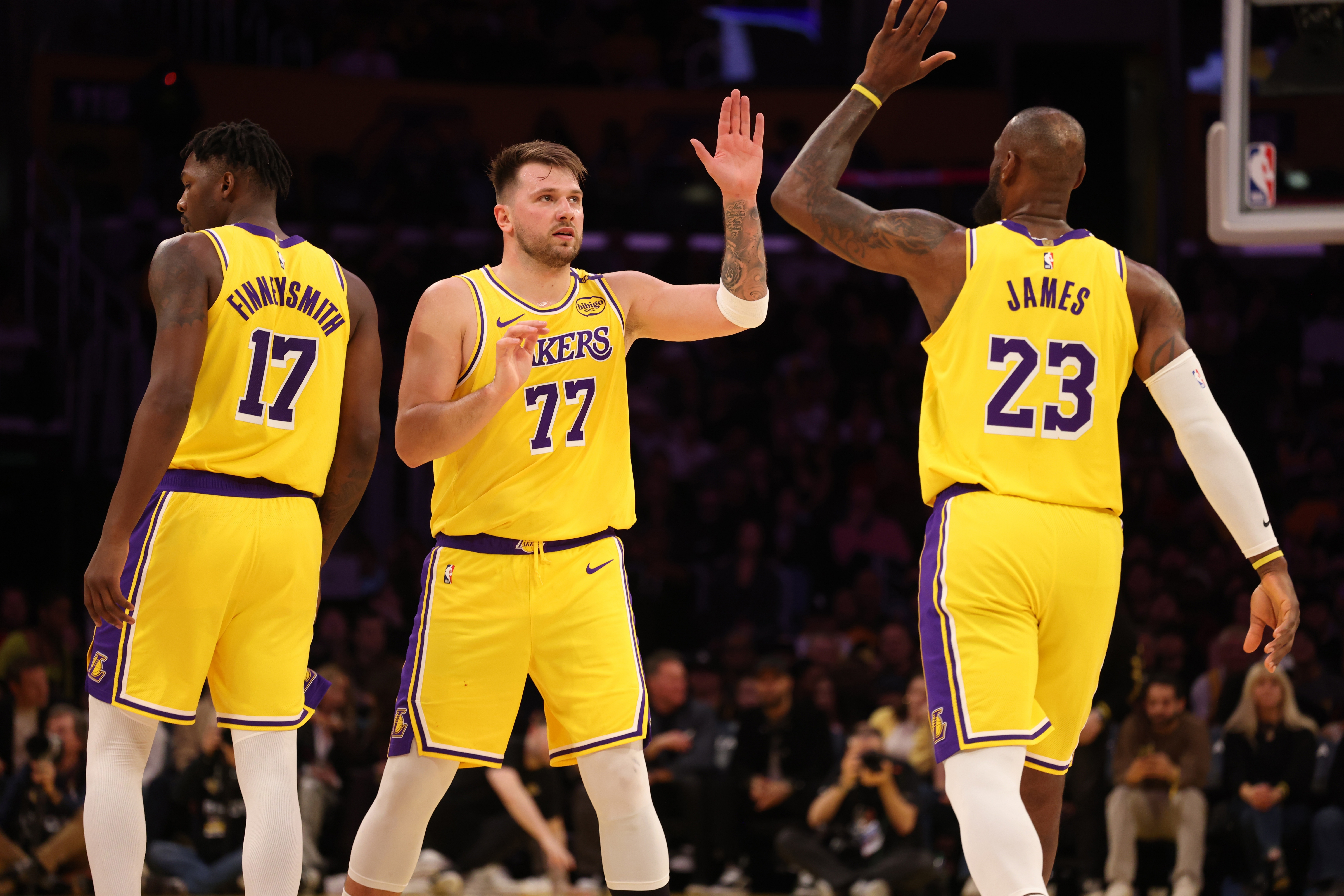 斯科特:伤病是NBA的残酷之处 湖人现在最重要的是要稳住局面