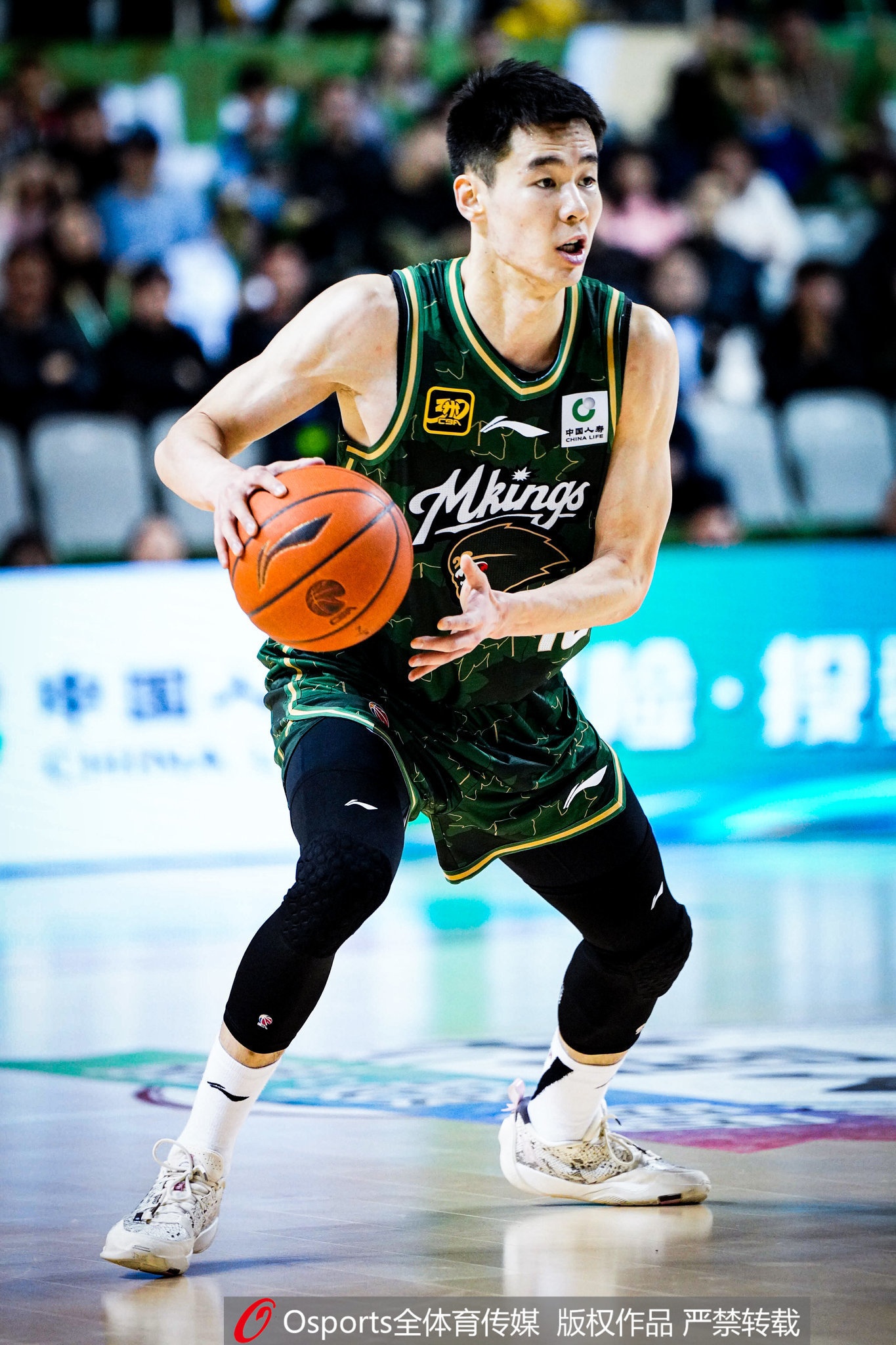 能投能造杀伤!郭昊文首节2记三分拿到10分1助 罚球5中4